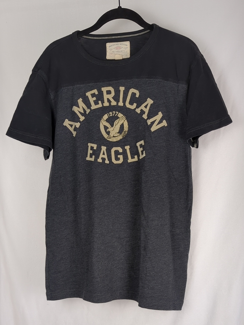 AMERICAN EAGLE Men's Classic Black Gray Crewneck Logo T-shirt